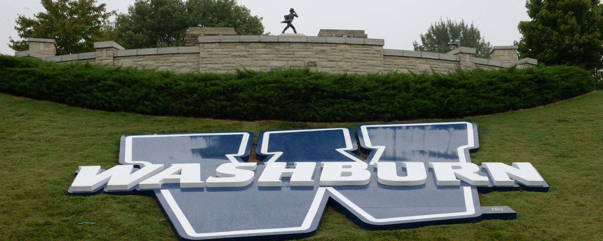 washburn logo at north end of Yager statidum with ichabod statue in background